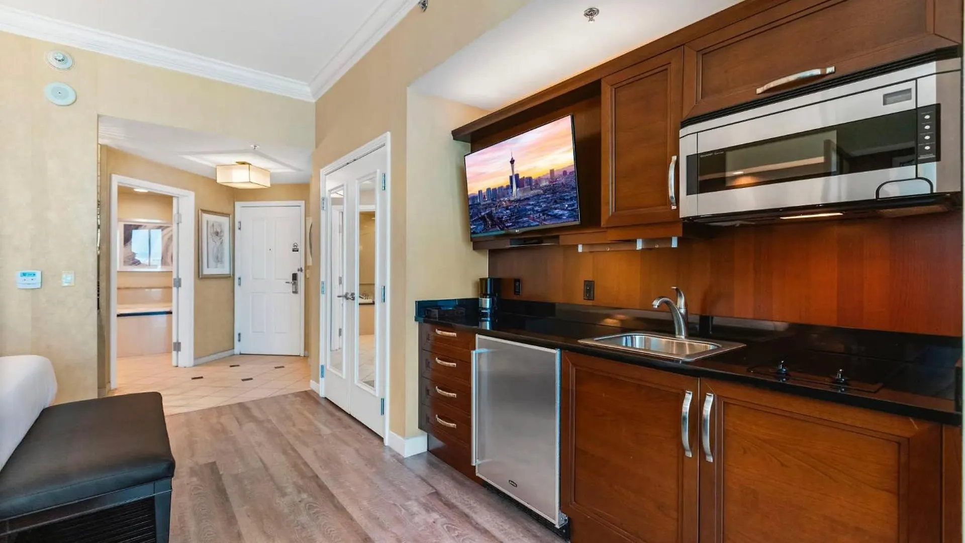 No Resort Fee Penthouse Balcony & Free Valet Las Vegas